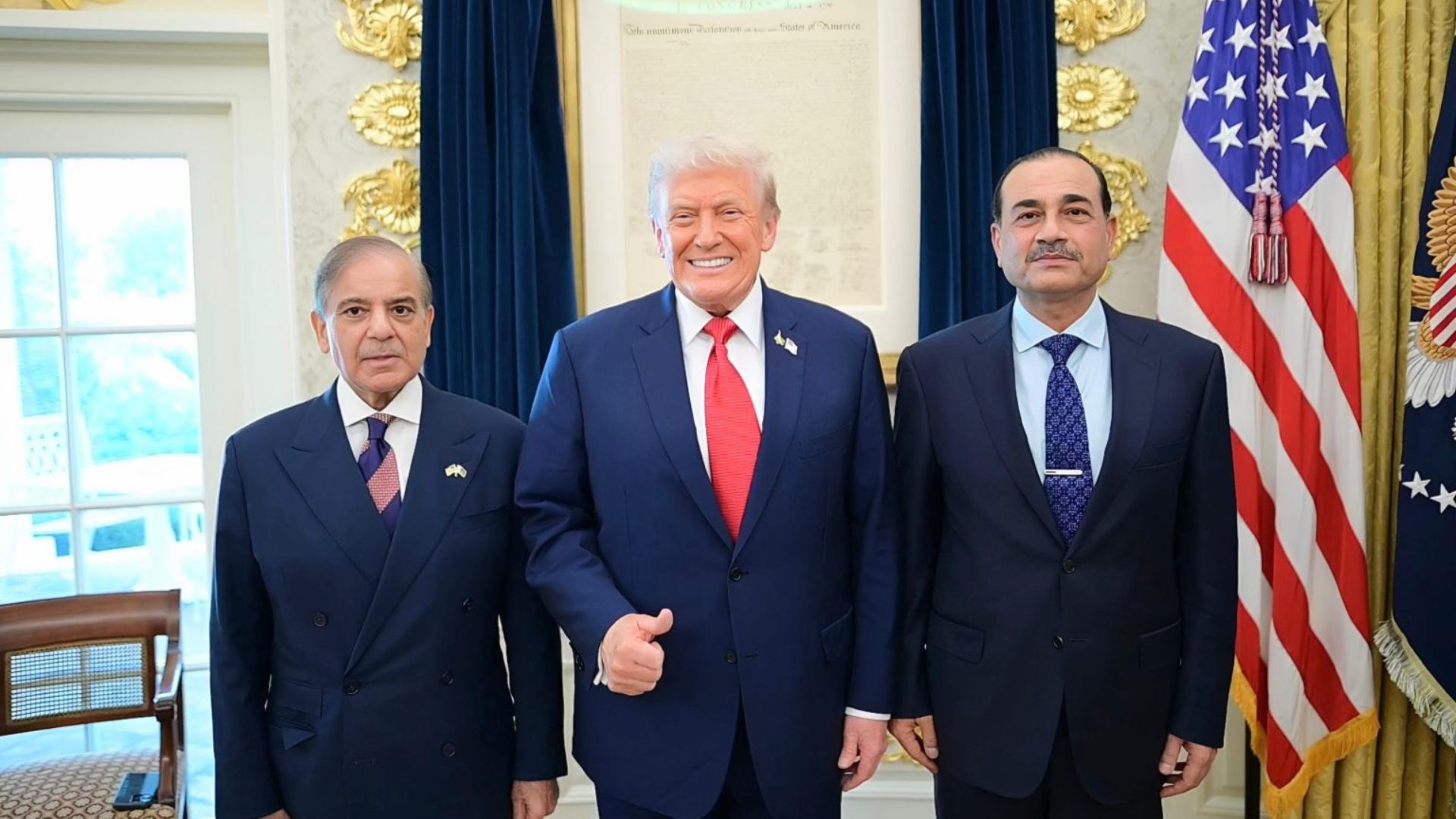 ډونلډ ټرمپ؛ “د پاکستان مننه، د هغوي وزيراعظم او فیلډ مارشل دواړه ډېر زبردست کسان دي”
