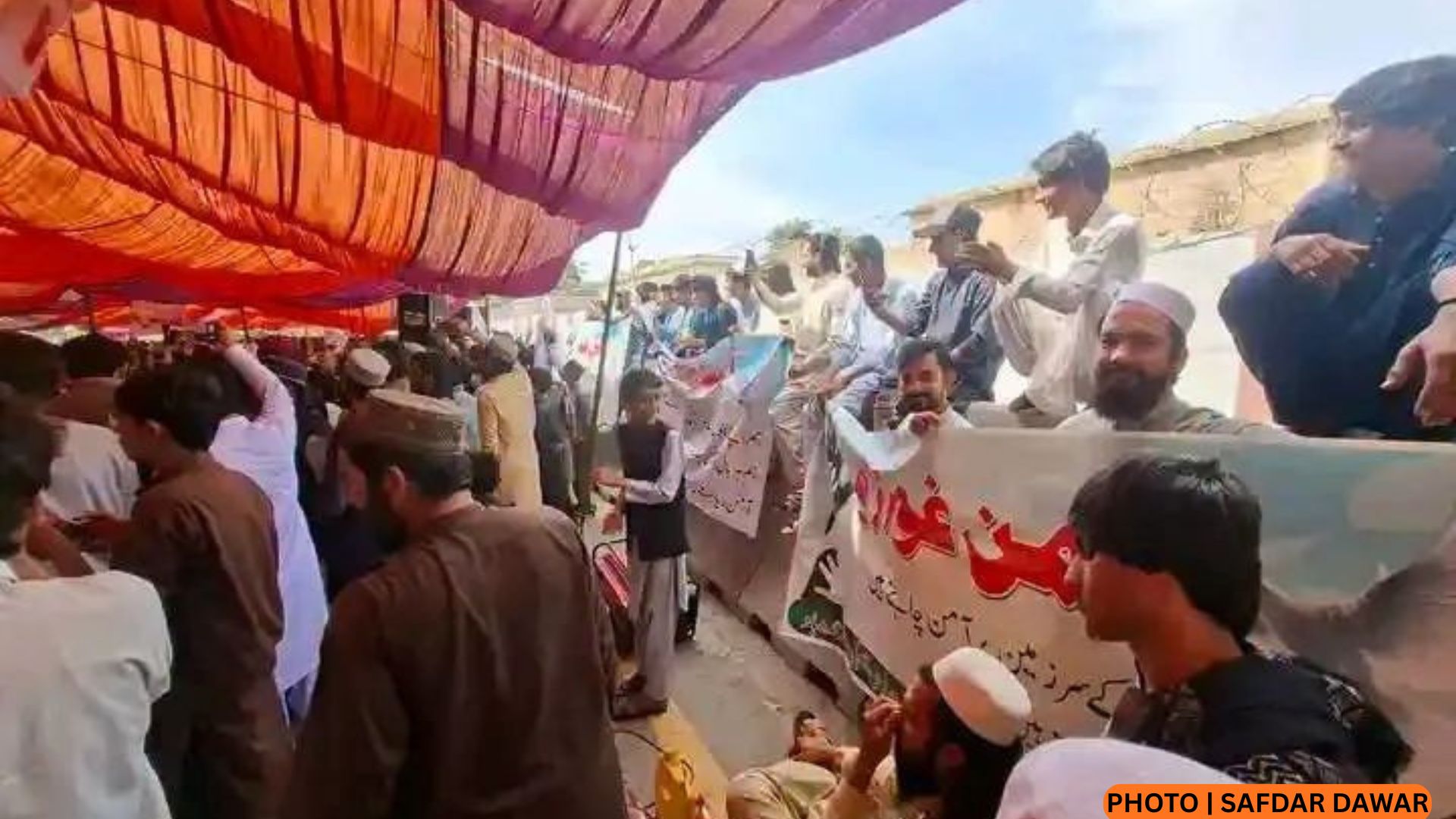 بنو  : موږ امن غواړو