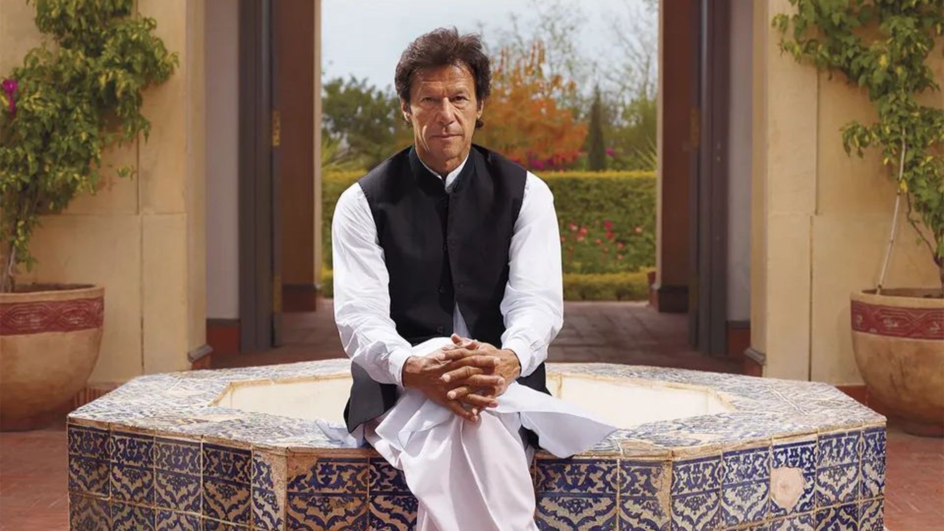 اسلام اباد: عمران خان د سترګو د څلورم عملیاتو نه پس بېرته جېل ته ولېږل شو