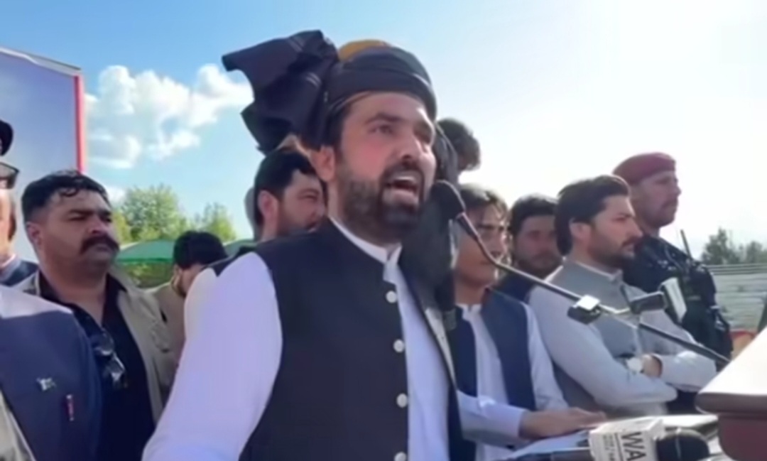 د خيبرپښتونخوا اعلې وزير سهېل اپريدي د ضم شوي قبائلي ضلعو دپاره د يو ټریلیون روپیو د ترقیاتي پیکج اعلان کړې