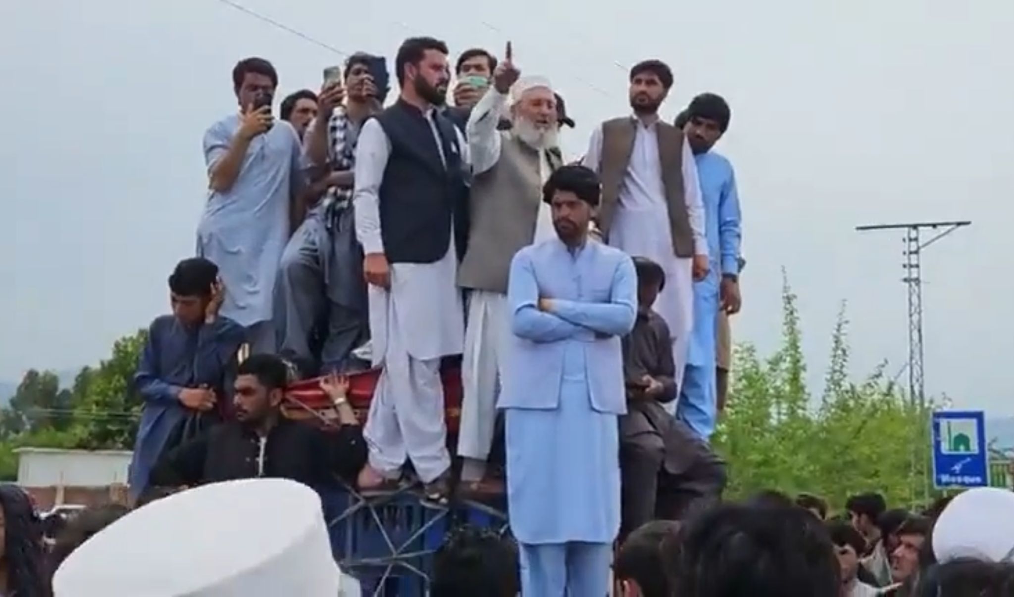 باجوړ: د ماشوم د وژنې وروسته په سمسۍ کې احتجاج، لوی سم کې لاره تړل شوې