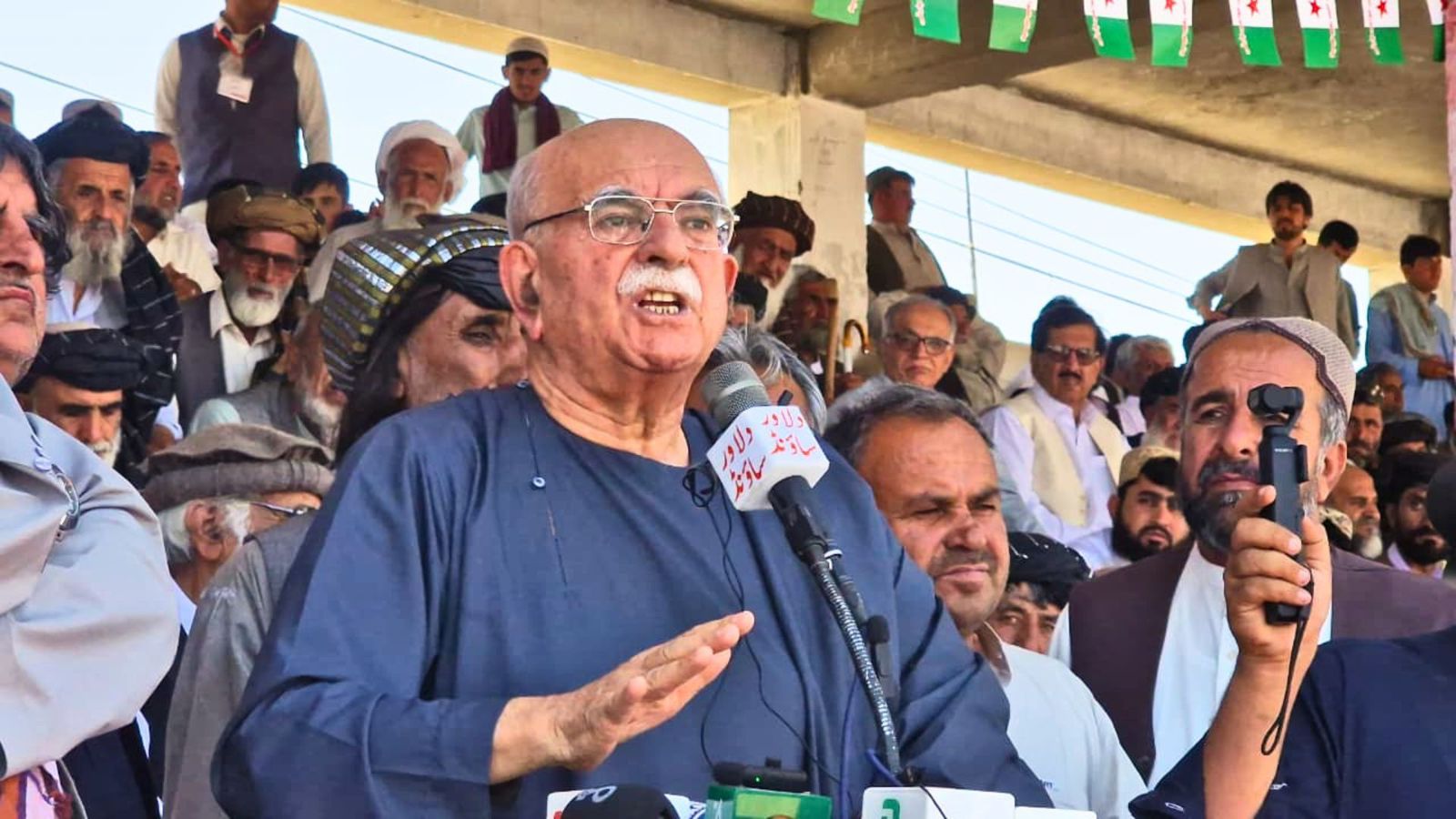 محمود خان اڅکزی: پاکستان او افغانستان دې د امن لپاره خبرې اترې وکړي