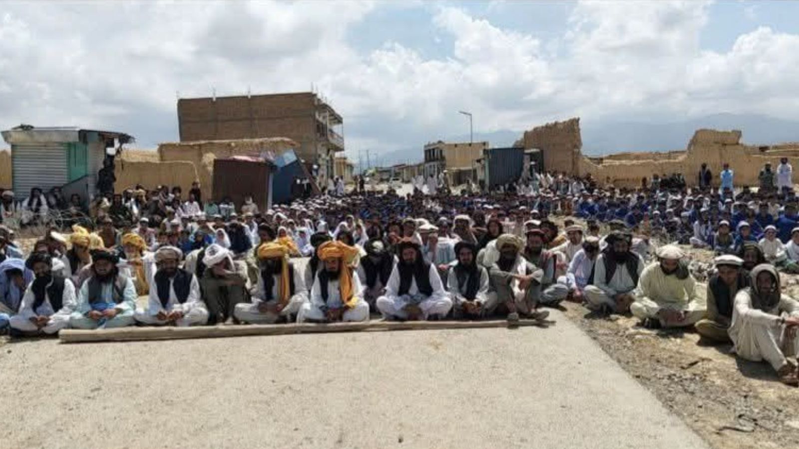 سویلي وزیرستان: د پاکستان او افغانستان د پولې دواړو غاړو قبايلي جرګې د انګور اډې سرحدي بازار پرانیستلو
