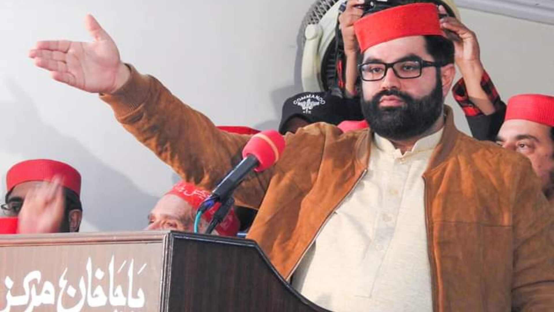 په پښتونخوا کې د ناامنۍ زیاتوالی: ایمل ولي خان د حکومت پر “اندېښمنه چوپتیا” نیوکې کړي