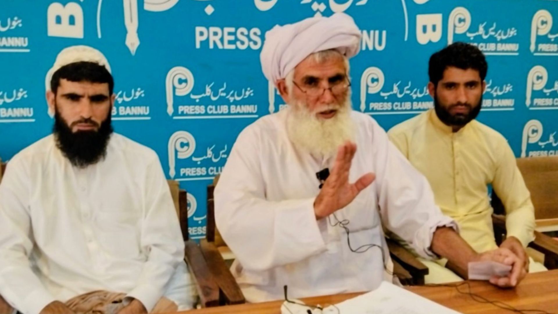 بنو: د کالعدم ډلې سره تعلق له امله د جومات امام خپل زوې د کورنۍ نه د ایستلو اعلان ګړی