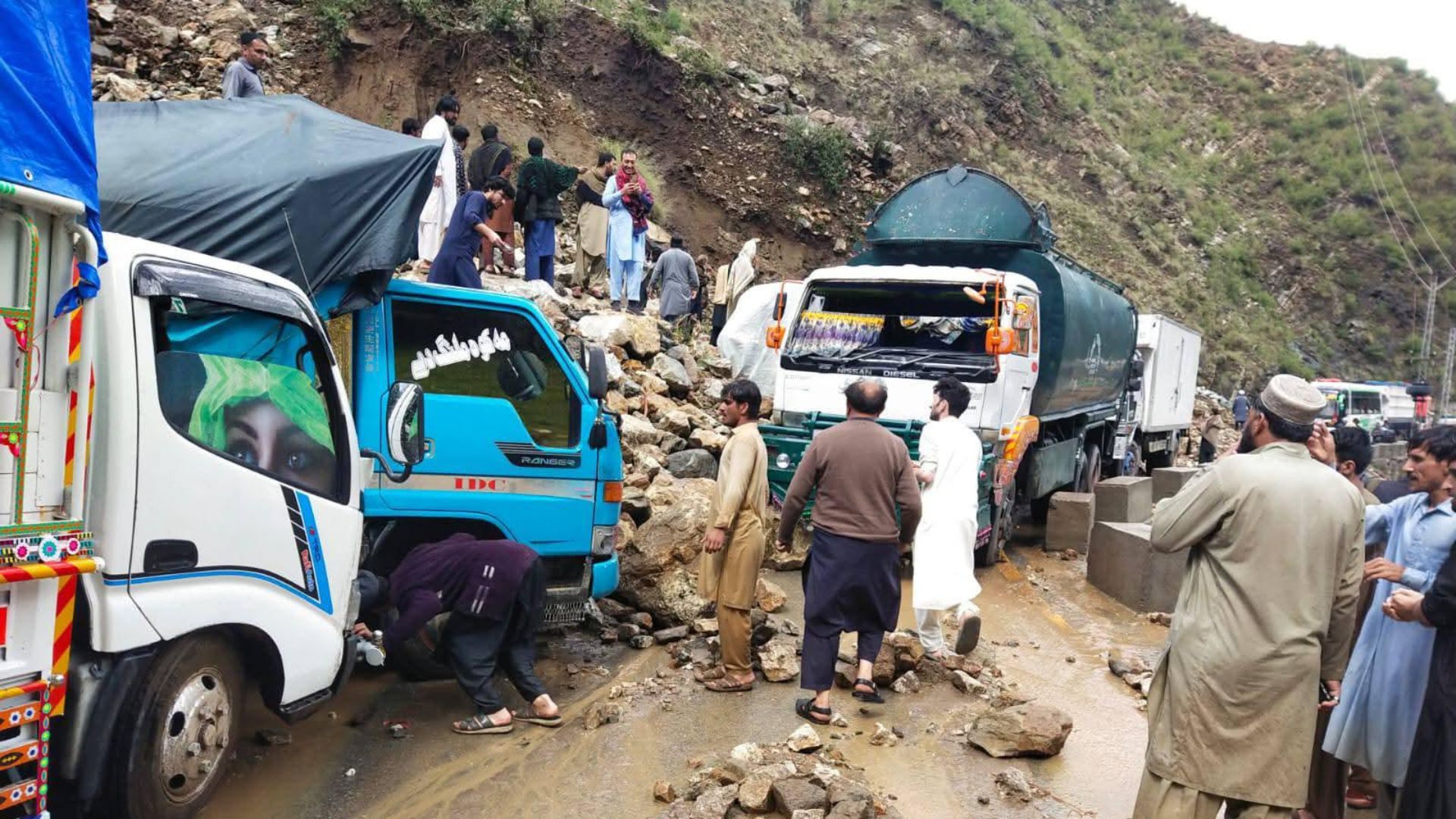 کوز کوهستان: سختو بارانونو, سېلابي څپو او ځمکې ښوېدنې خلکو ته ځاني او مالي زیانونه اړولي