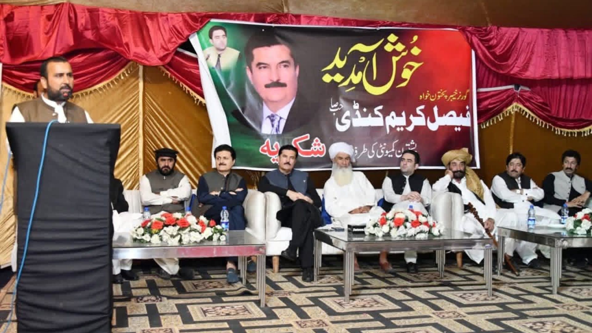 په ترنول کې د پښتنو د ستونزو په اړه غونډه؛ د پښتونخوا د ګورنر فيصل کریم کنډي لخوا د حل ډاډ ورکړی شو