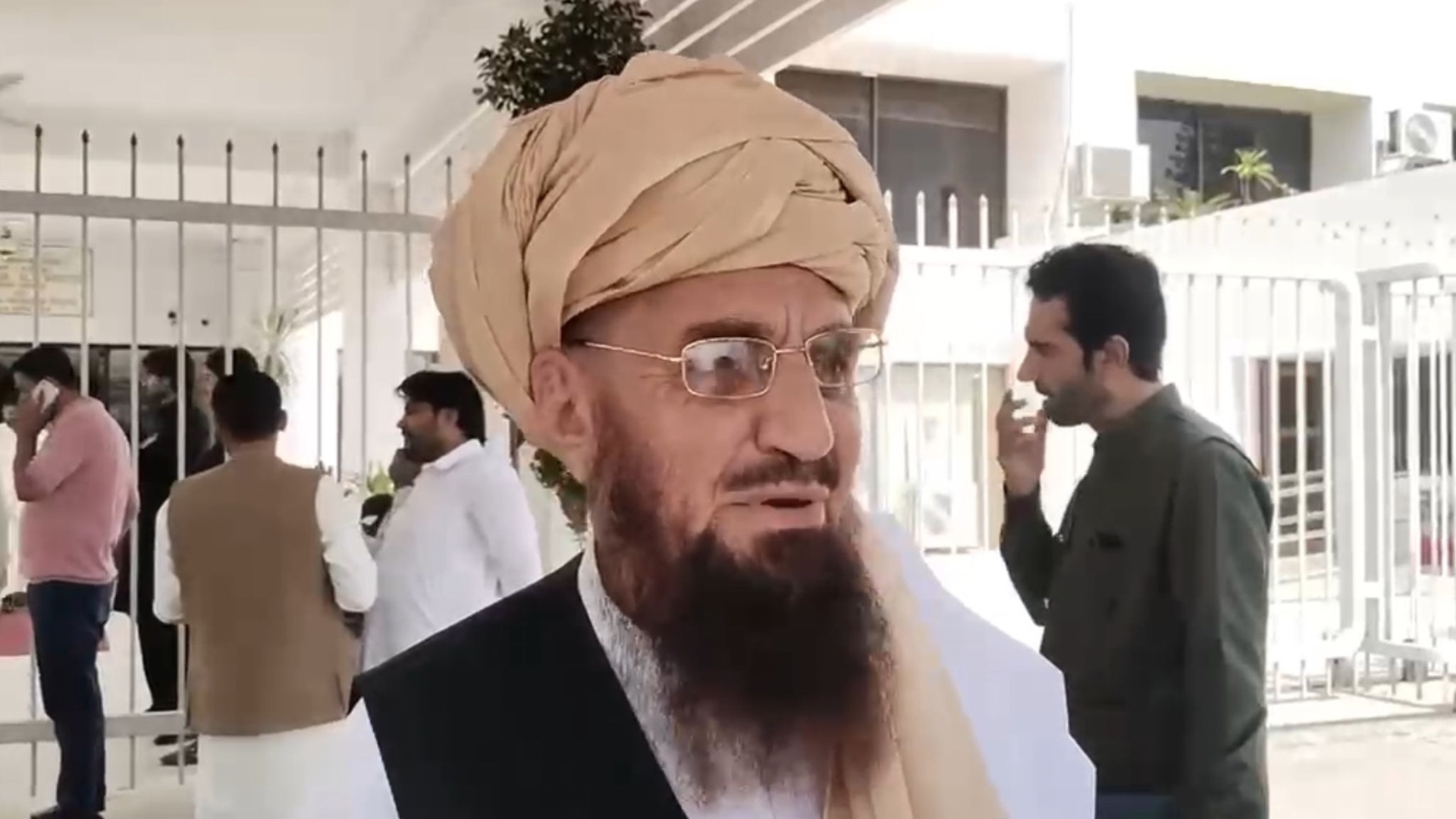اسلام اباد: مفتي مصباح الدین د شوا پوځي عملیاتو د سمدستي ودرولو غوښتنه وکړه