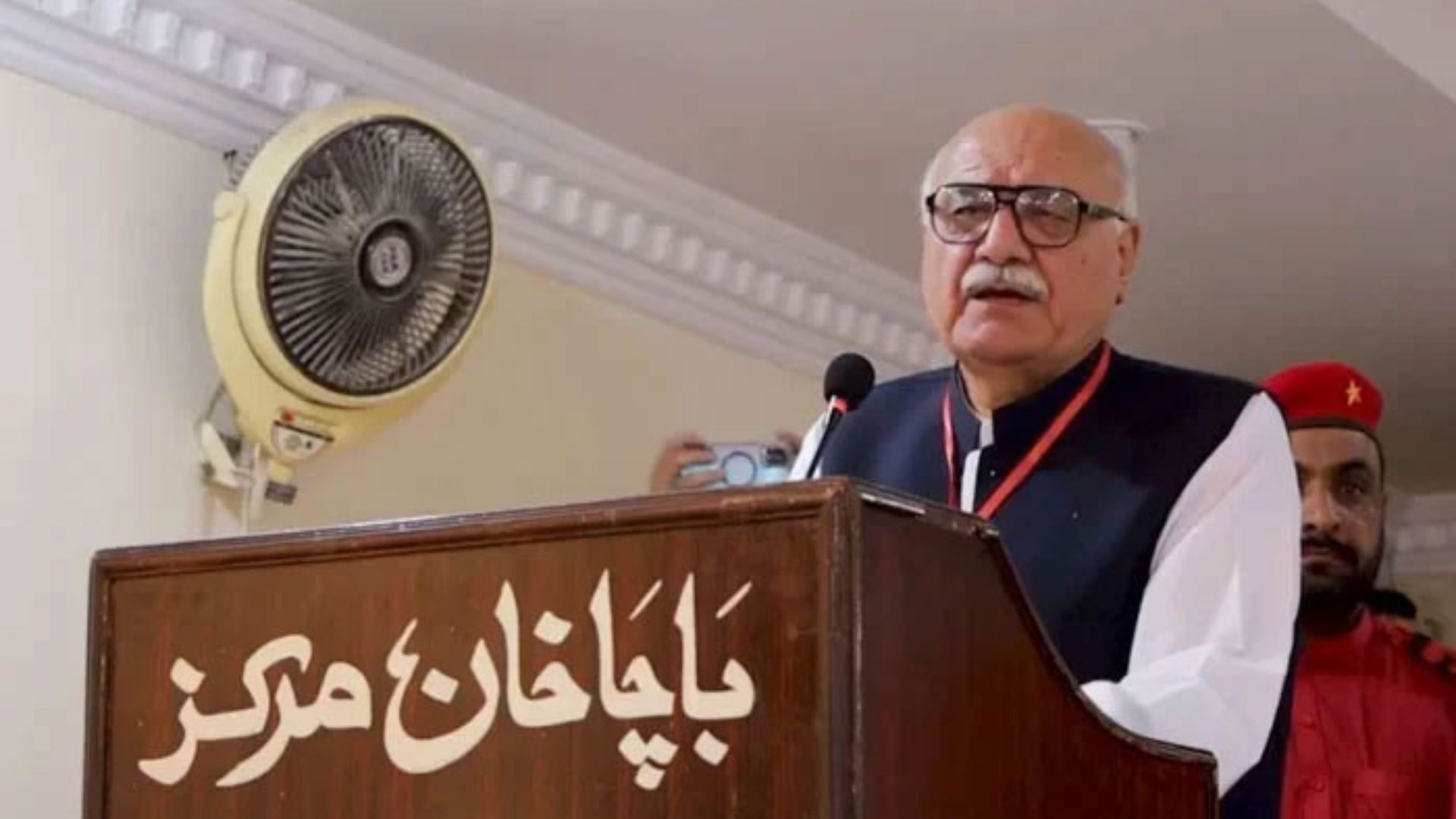 باجوړ کې د سکول ته تلونکو ۲ ماشومانو د وژل کېدو غندنه؛ میا افتخار حسين وايي پښتونخوا نور د ناامنۍ توان نه لري