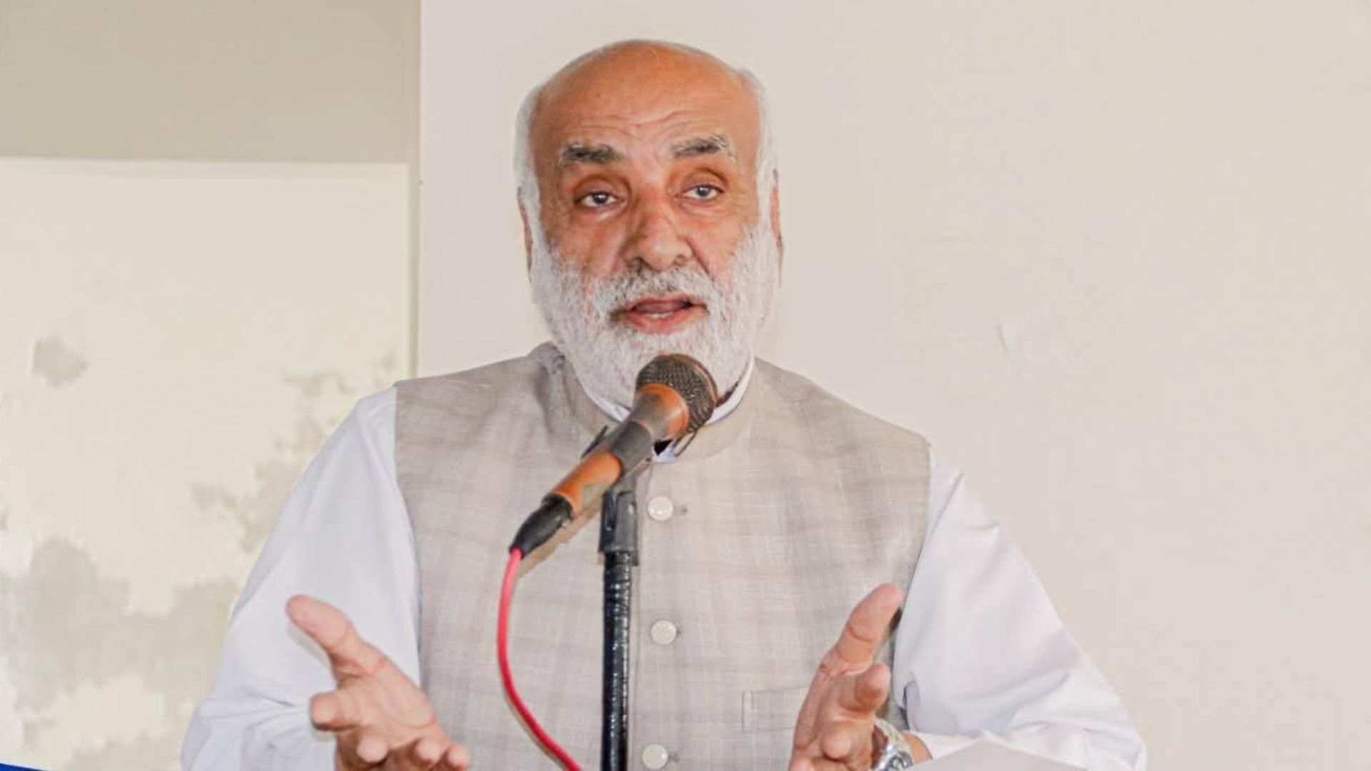 بلوچستان : د ګوادر پوهنتون وائس چانسلر سره د ملګرو روغ رمټ راخوشی شو