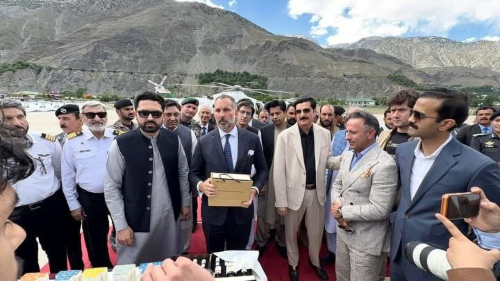د خېبر پښتونخوا ګورنر او اعلا وزیر د چترال او ګلګت بلتستان پرمختګ کې د اغا خان فاؤنډيشن کردار وستايلو