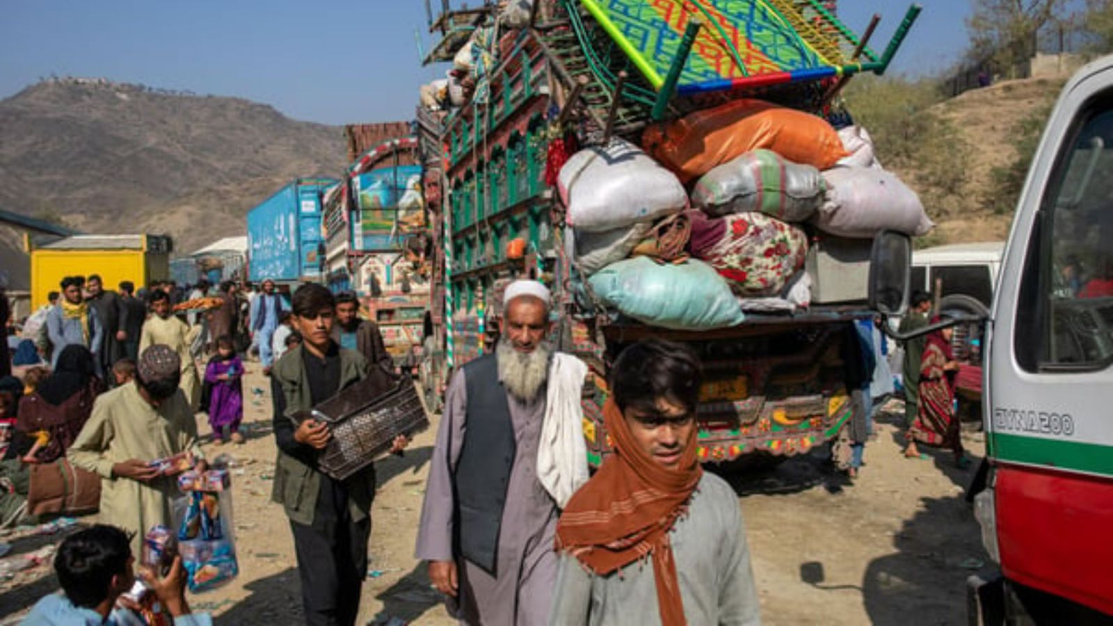 خېبر : جمرود کې افغان کډوالو ته په ۳ ورځو کې د سیمي د پرېښودو خبرداری ورکړی شوی