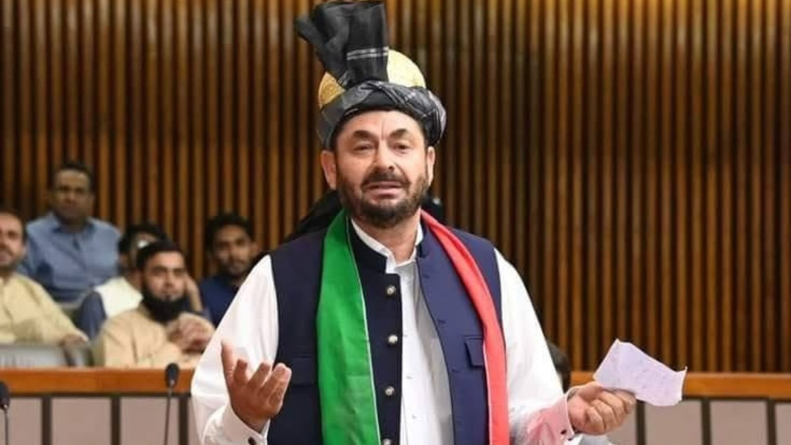عمران خان او تحریک انصاف سره مې وفاداري نه ده بدله شوې : اقبال اپريدی