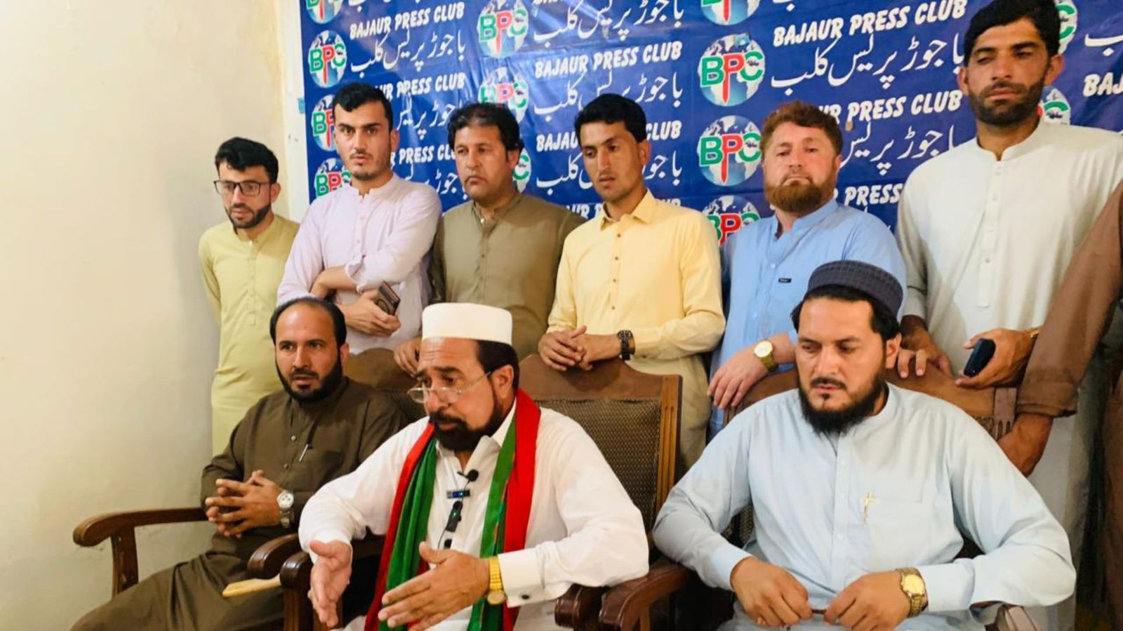 باجوړ : د پي ټي ایي پخواني مشرانو د نوې ضلعي کابینې پر جوړښت نیوکې کړي