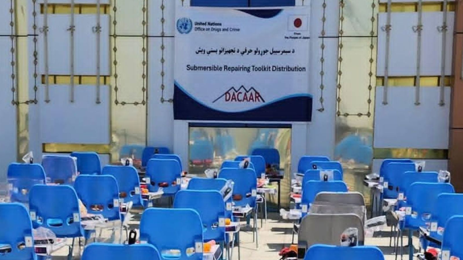 افغانستان : په هلمند کې ۳۳۷ پخواني روږدي کسان په مسلکي کسبونو سمبال شول