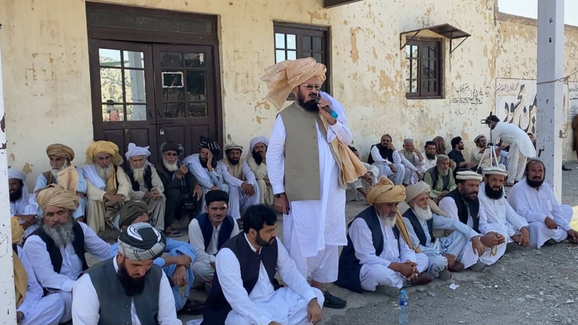 بر سویلي وزیرستان: سیاسي اتحاد د نااعلان شوي ګرځبندیز ختمولو غوښتنه وکړه