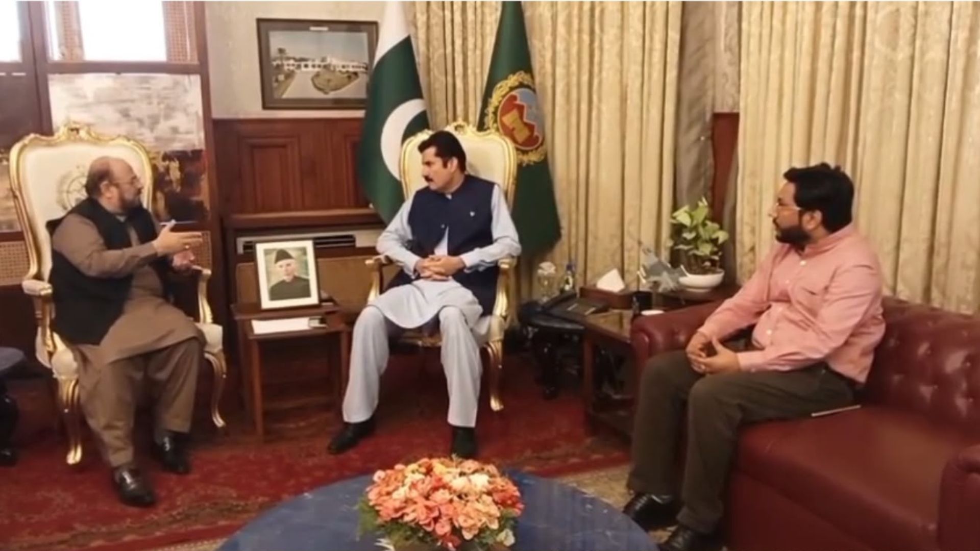د شندور مېلې تر مخه چترال او ډيره اسمعیل خان ته د الوتنو د پېل هڅې روانې دي: ګورنر