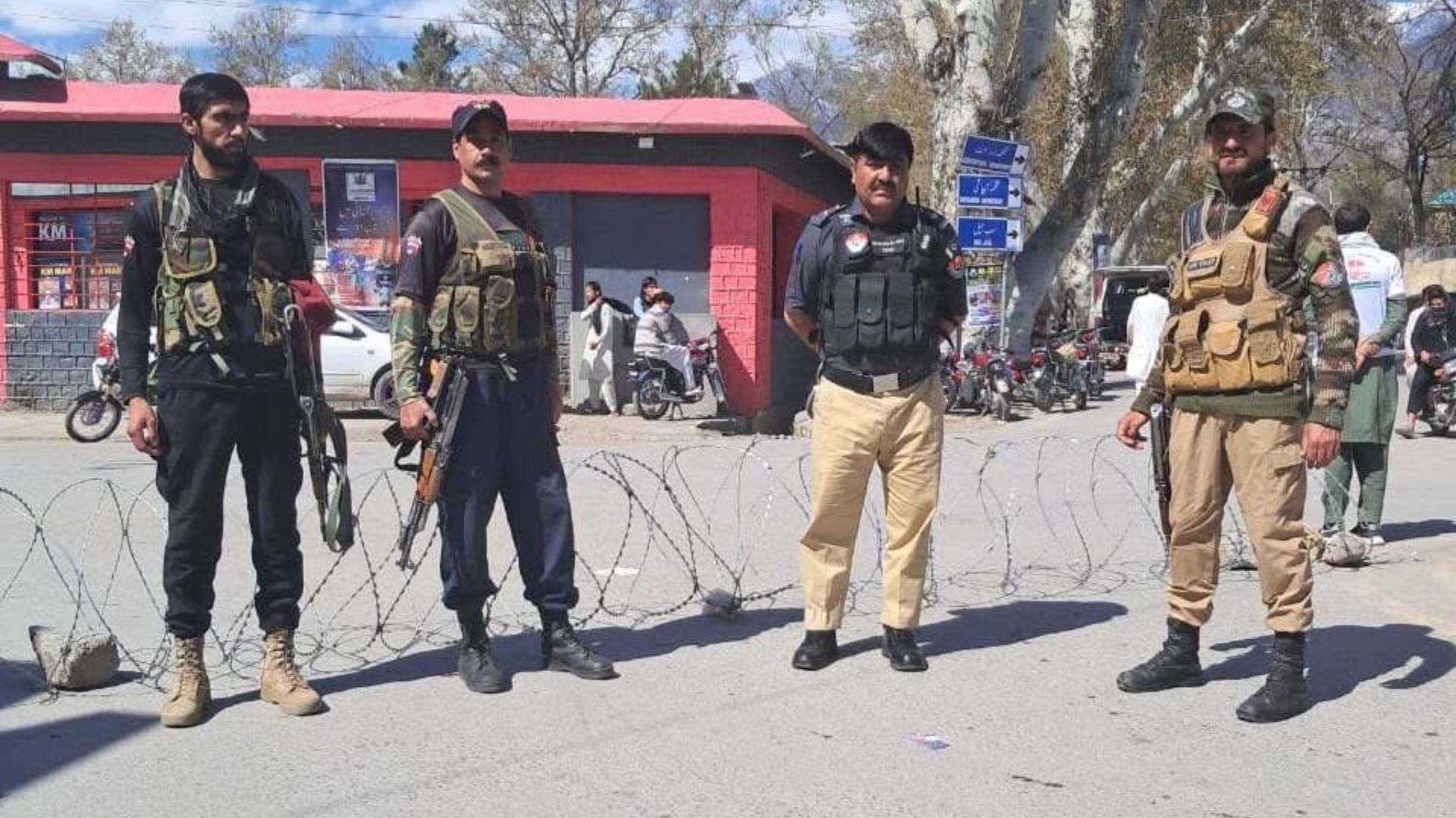 کرمه : بګن بازار کې د کباړ دوکان کې بارودي چاودنه، ۲ کسان ټپیان شوي