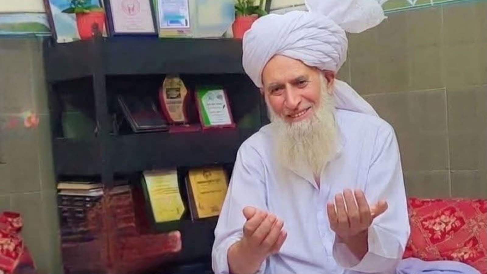 لکي مروت : د پښتو ادب نومیالی لیکوال او د پښتو هایکو بنسټګر پروفېسر قاسم محمود بنوي وفات شو