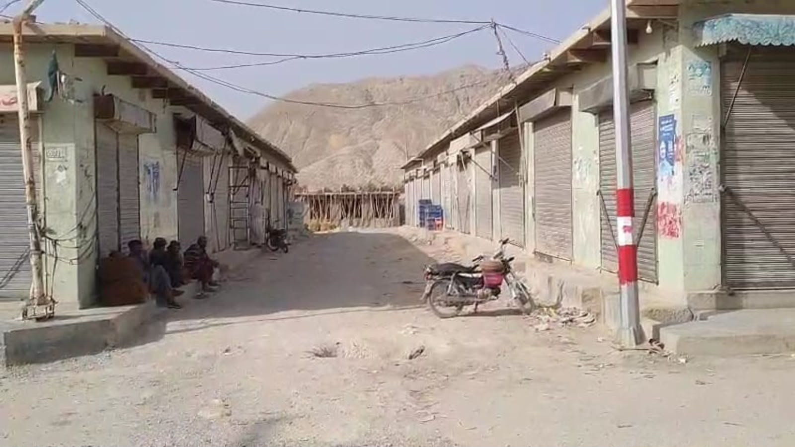 زیارت : سنجاوي کې د پوليسو پر وژنو شټر ډاون هړتال، بازارونه تړل شوي
