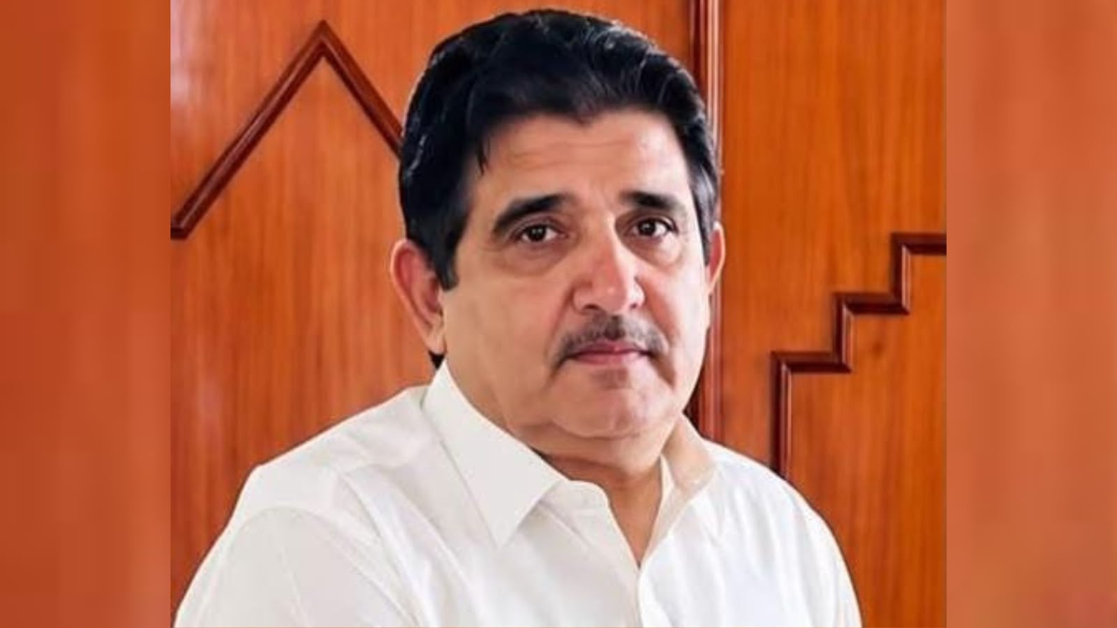 د مستونګ پر ملي لويه لاره د ډزو پېښه؛ د سېشن عدالت قاضي عبدالحکیم کاکړ او ساتونکی ووژل شول، ۲ نور ټپیان