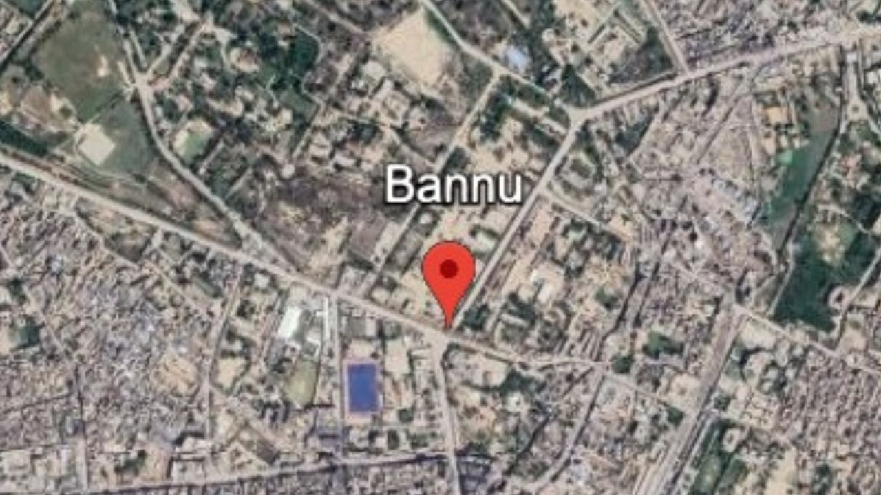 بنو : د شخصي ښوونځي مخې ته د چاودېدونکي موادو په چاودنه کې د ښوونځي دېوال او دروازه زيانمن شول