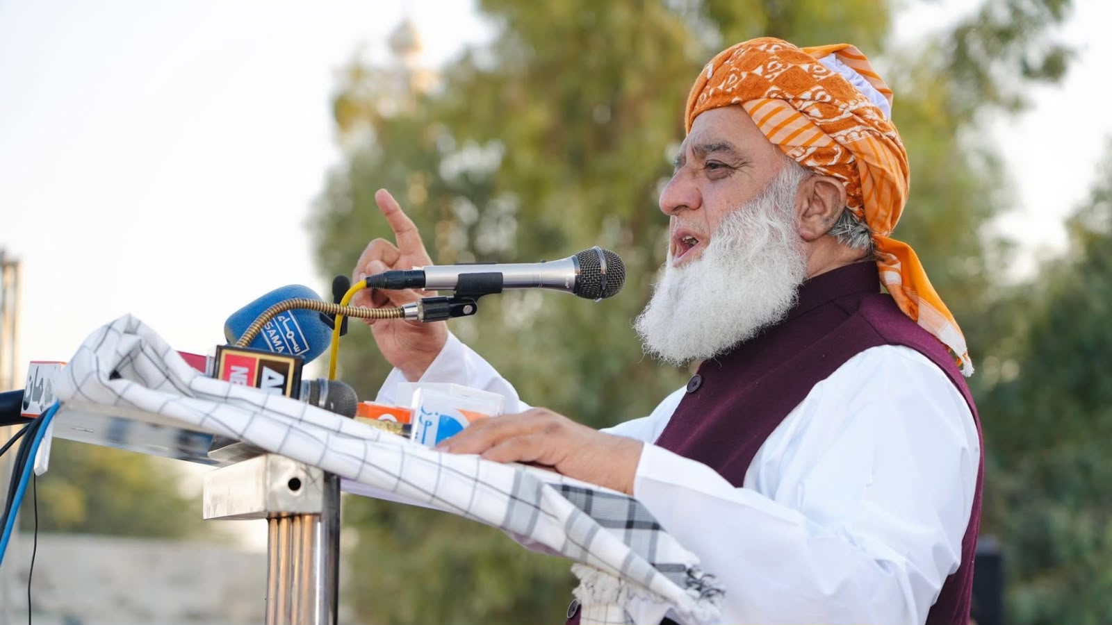 د مولانا فضل الرحمن وینا او هغه پوښتنې چې خیبر پښتونخوا او بلوچستان یې هره ورځ کوي