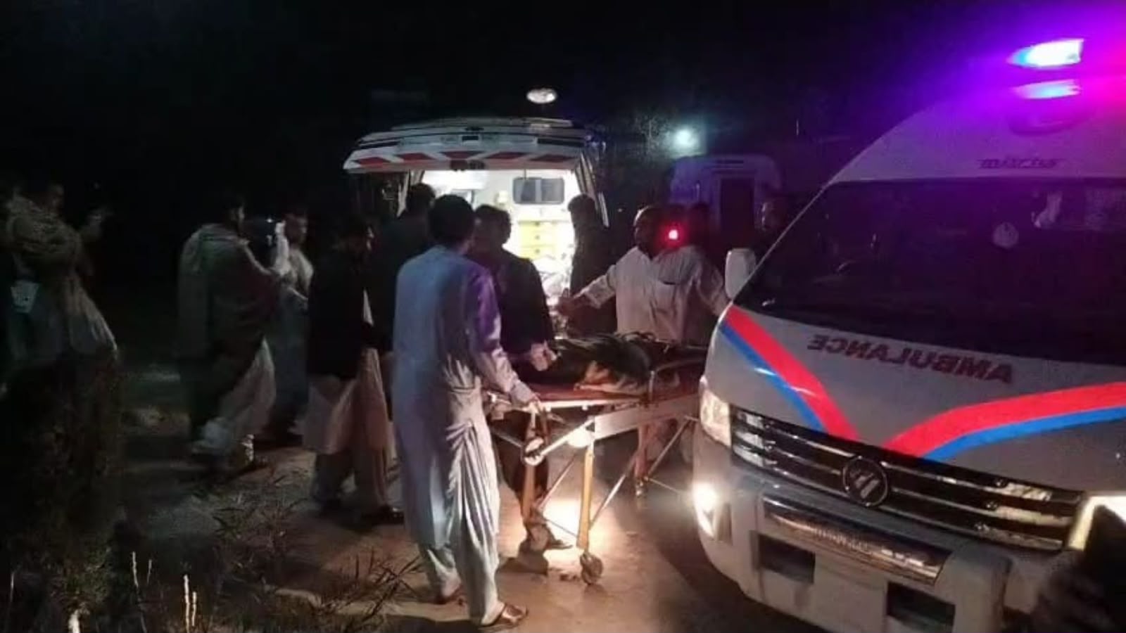 بارکهان کې وسله ‌والو د پولیسو پر افسر برید کړی؛ ډي ‌اېس‌ پي مرید بګټي وژل شوی، یو سرتېری ژغورل شوی