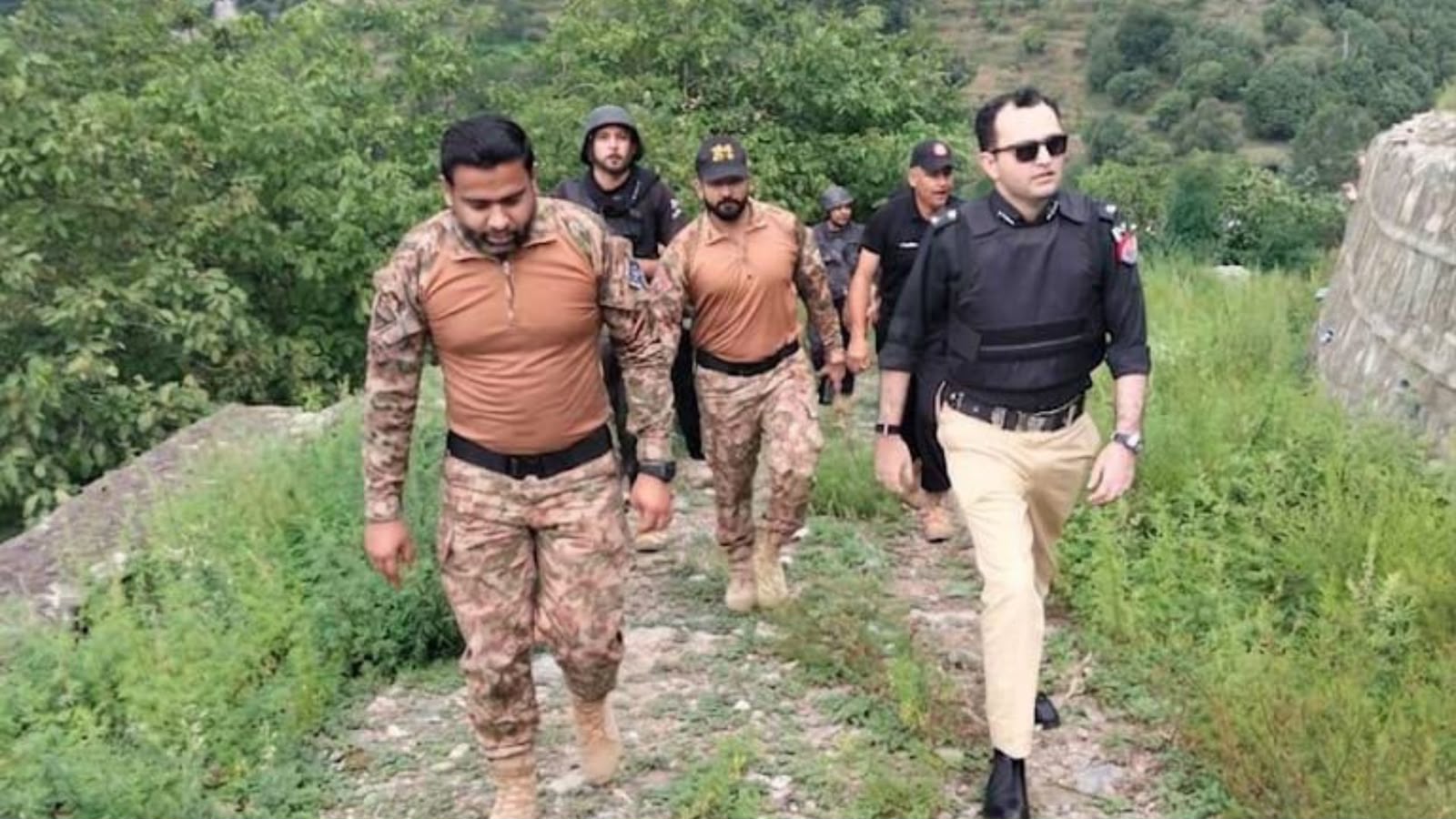 سوات : د کبل په غرونو کې د پاکستاني پوځي سرتېرو او پولیسو د لټون ګډ عملیات