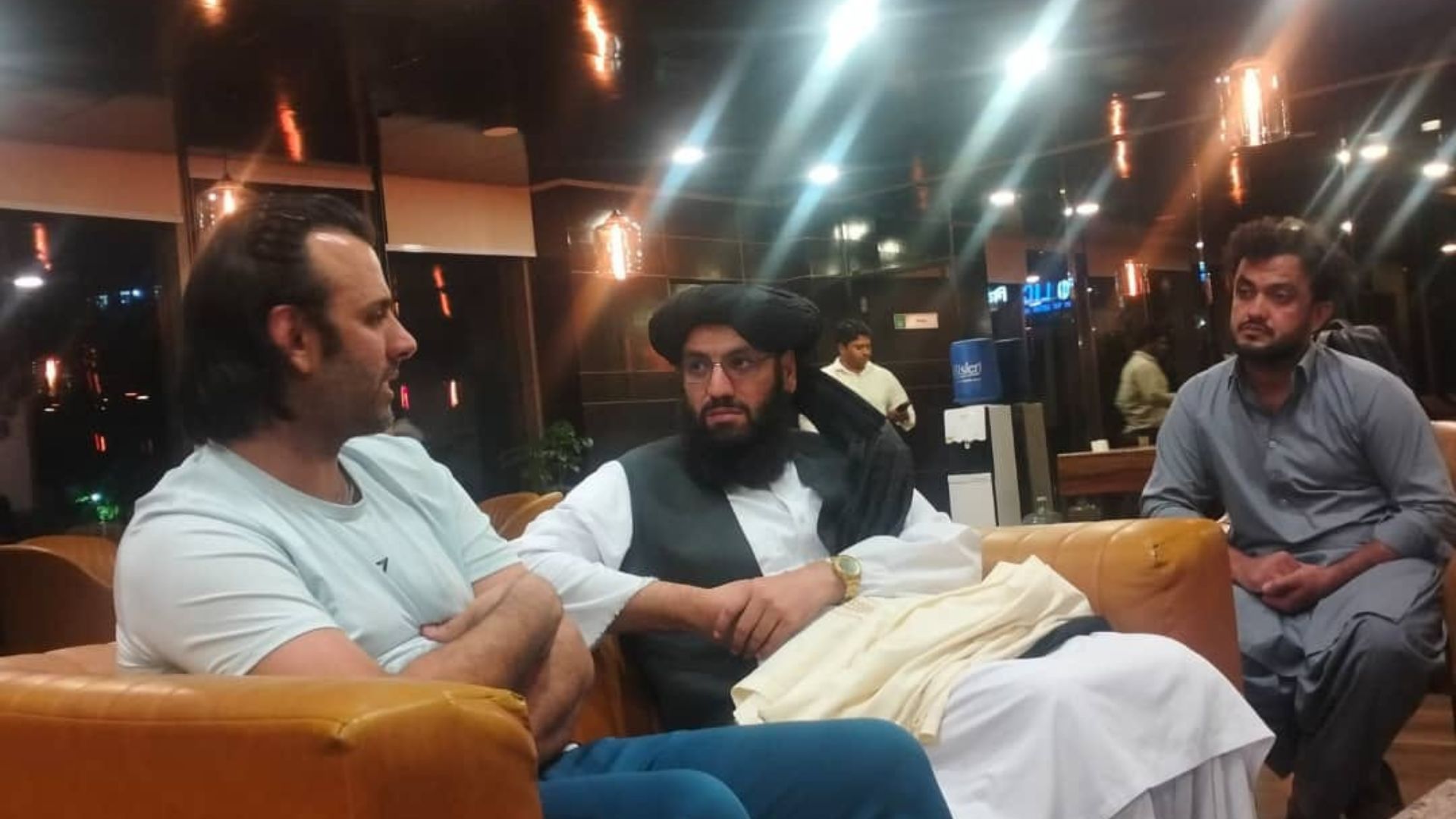 د پخواني افغان کرکټر شاپور ځدران مړی کابل ته رسېږي، د اشپګیزه لیګ سیالۍ ځنډول شوې