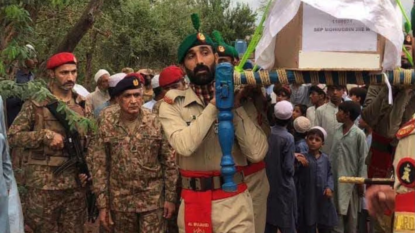 د مومندو په مامد ګټ کې وژل شوی د ایف سي لانس نايک محی الدین په کوهاټ کې خاورو ته وسپارل شو