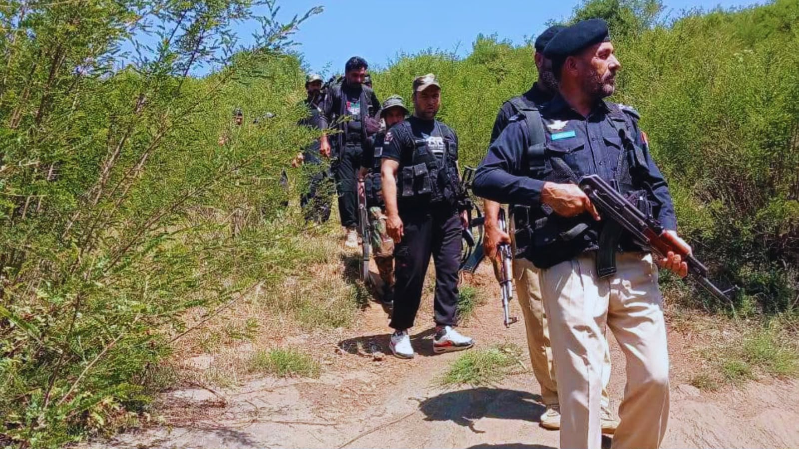 بونېر : طوطالي خدوخېل کې ناڅرګندو وسله‌ والو یو پولیس سرتېری وژلی