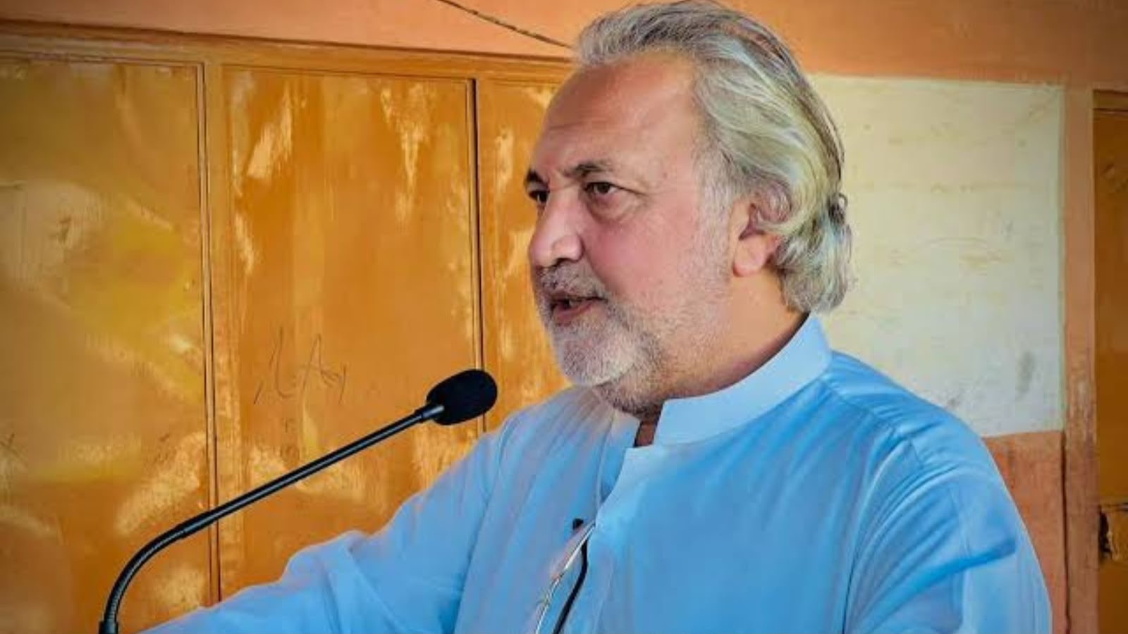 حمیدالله جان اپریدی : په تیراه کې د خلکو پر پلرنیو ځمکو د امنیتي ادارو د قبضو دعوه، شواهد به زر وړاندې کړم