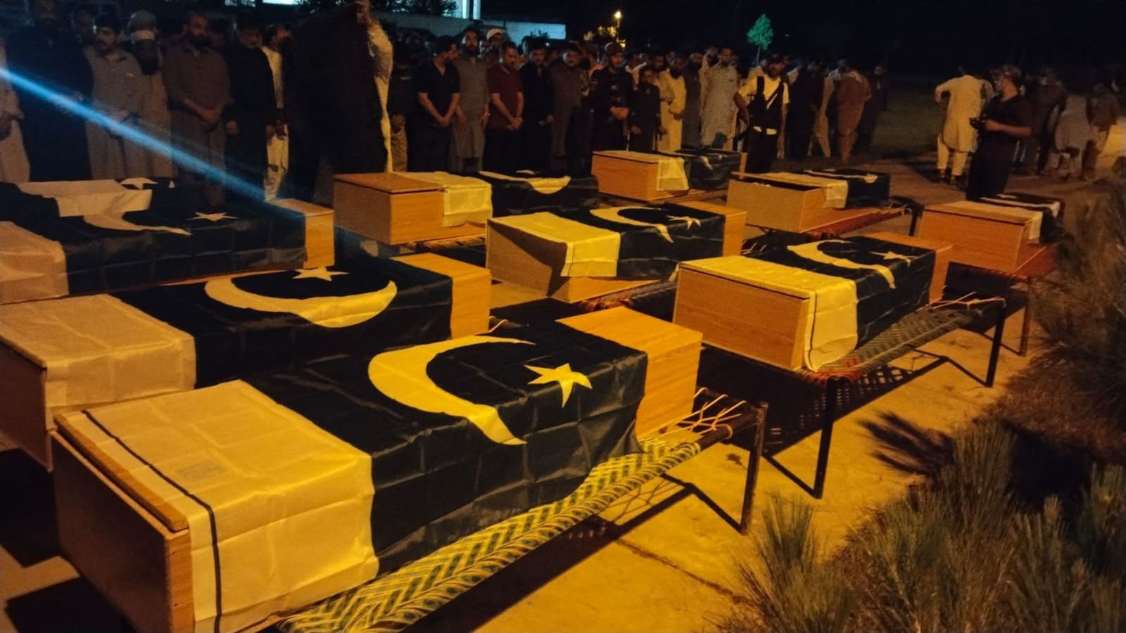 هنګو : پر پولیسي پوستې خونړی برید؛ د ډي اېس پي په ګډون ۱۰ پولیس سرتېري او ۸ بریدګر وژل شوي