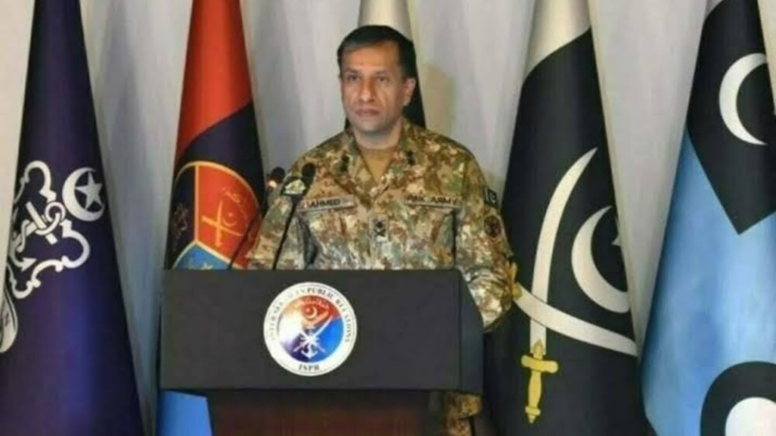 پاکستان : د روان کال په ۲۸ ځانمرګو بریدونو کې ډېر بریدګر افغانان وو : د پوځ ویاند