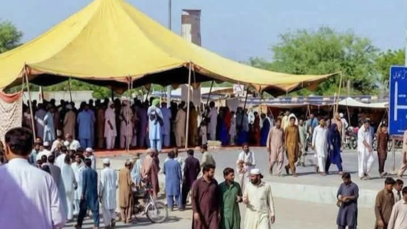 بنو کې د پولیسو د امن کمېټۍ احتجاج درېیمې ورځې ته وغځېد؛ ټولې مهمې لارې تړلې