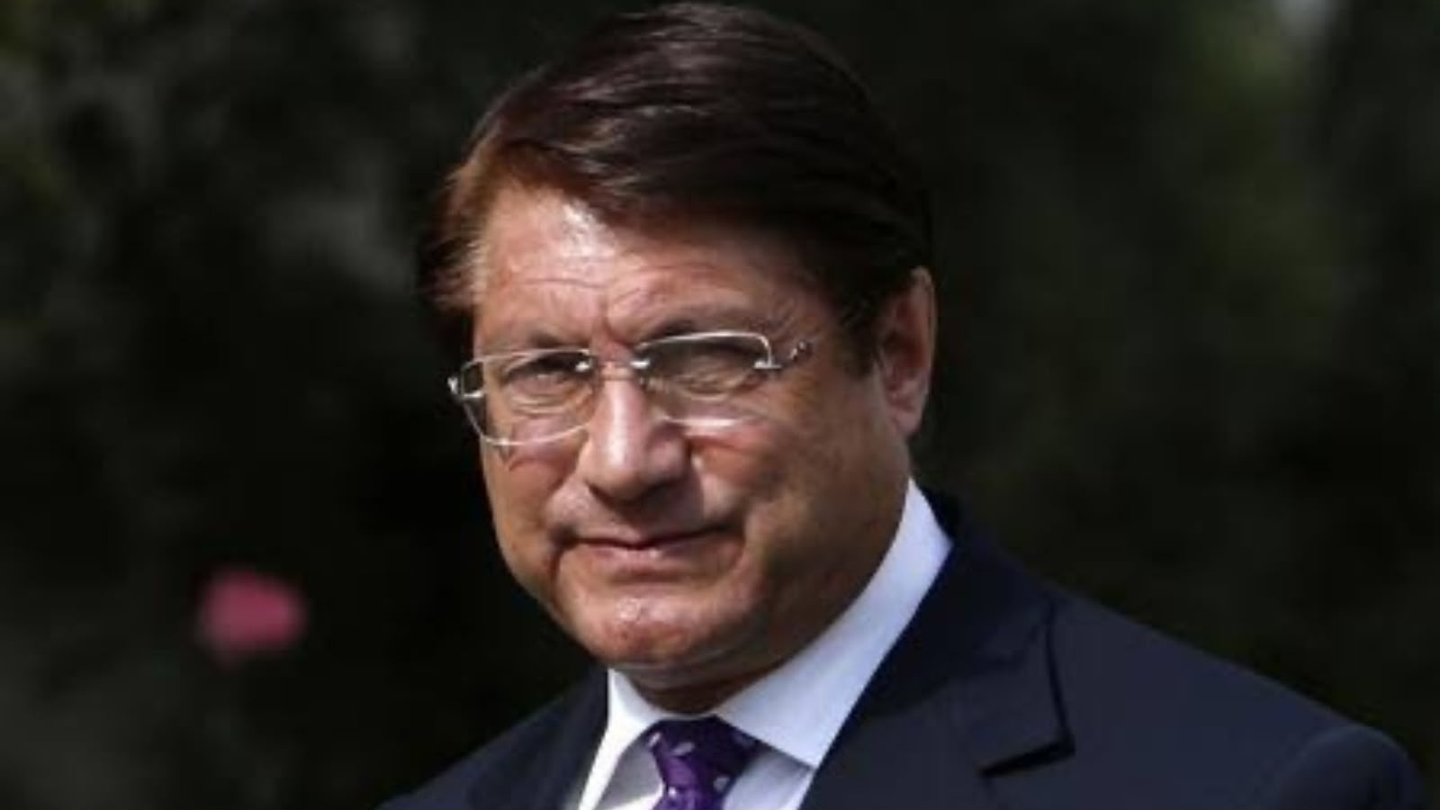 ډاکټر انوار الحق احدي : افغان طالبان دې له ولسه بښنه وغواړي او واک دې پرېږدي، که دفاع نه شي کولی