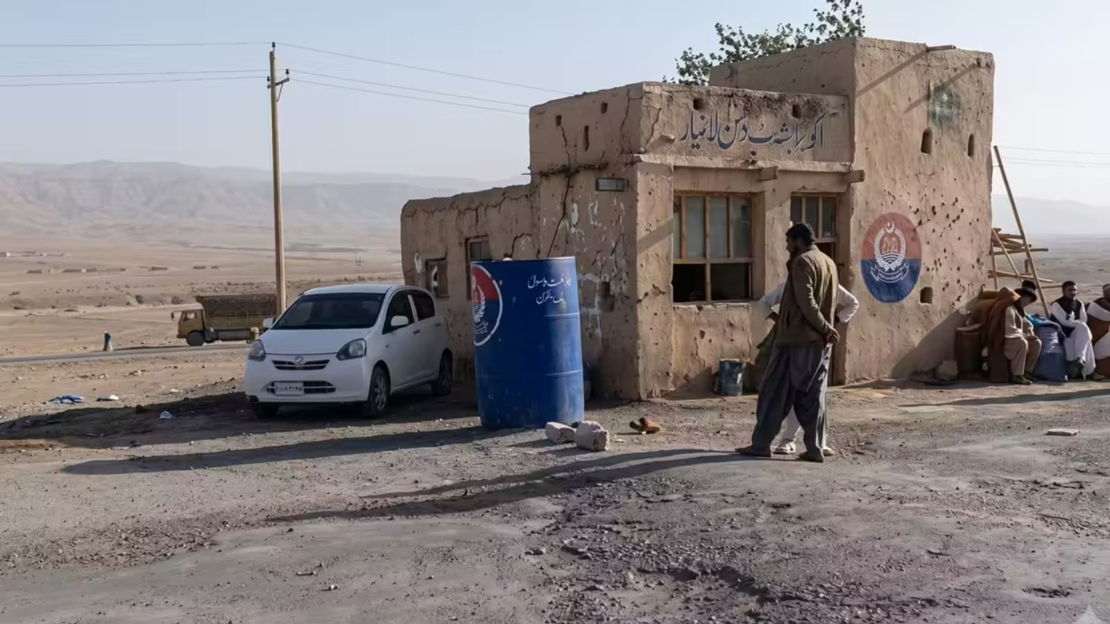 بلوچستان : په درېیو جلا بریدونو کې د ۴۲ امنیتي سرتېرو او ملکي وګړو د وژل کېدو دعوه؛ پوځ وایي ۵۴ وسله وال یې وژلي