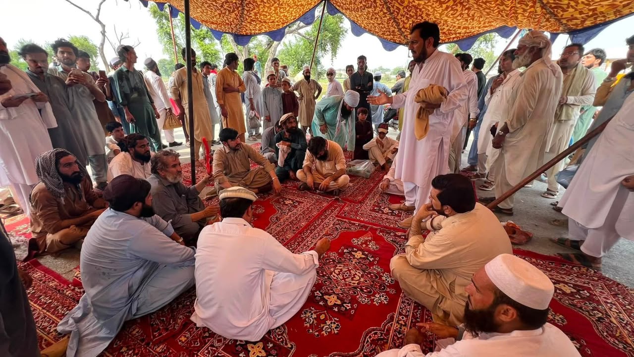 بنو : ډومېل کې د ۲ کسانو مړي موندل شوي، خپلوانو د میرام شاه پر سړک احتجاج پېل کړی