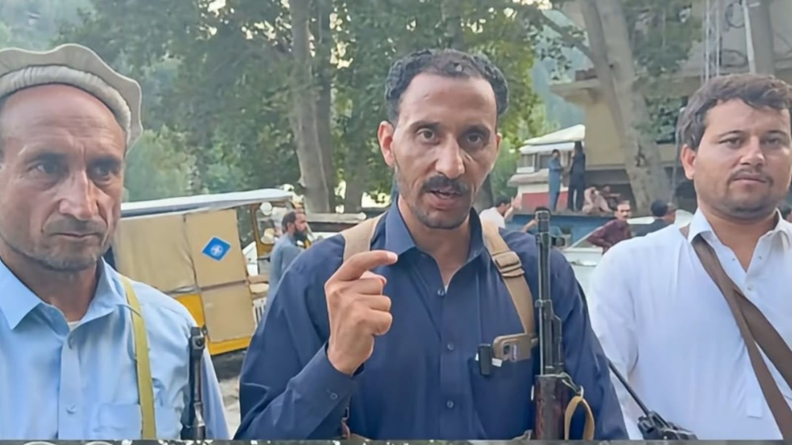 بر دیر کې نښته او ولسي چغه؛ پولیس، دیر سکاوټس او ځايي خلک د ډوبندو پر لور خوځېدلي