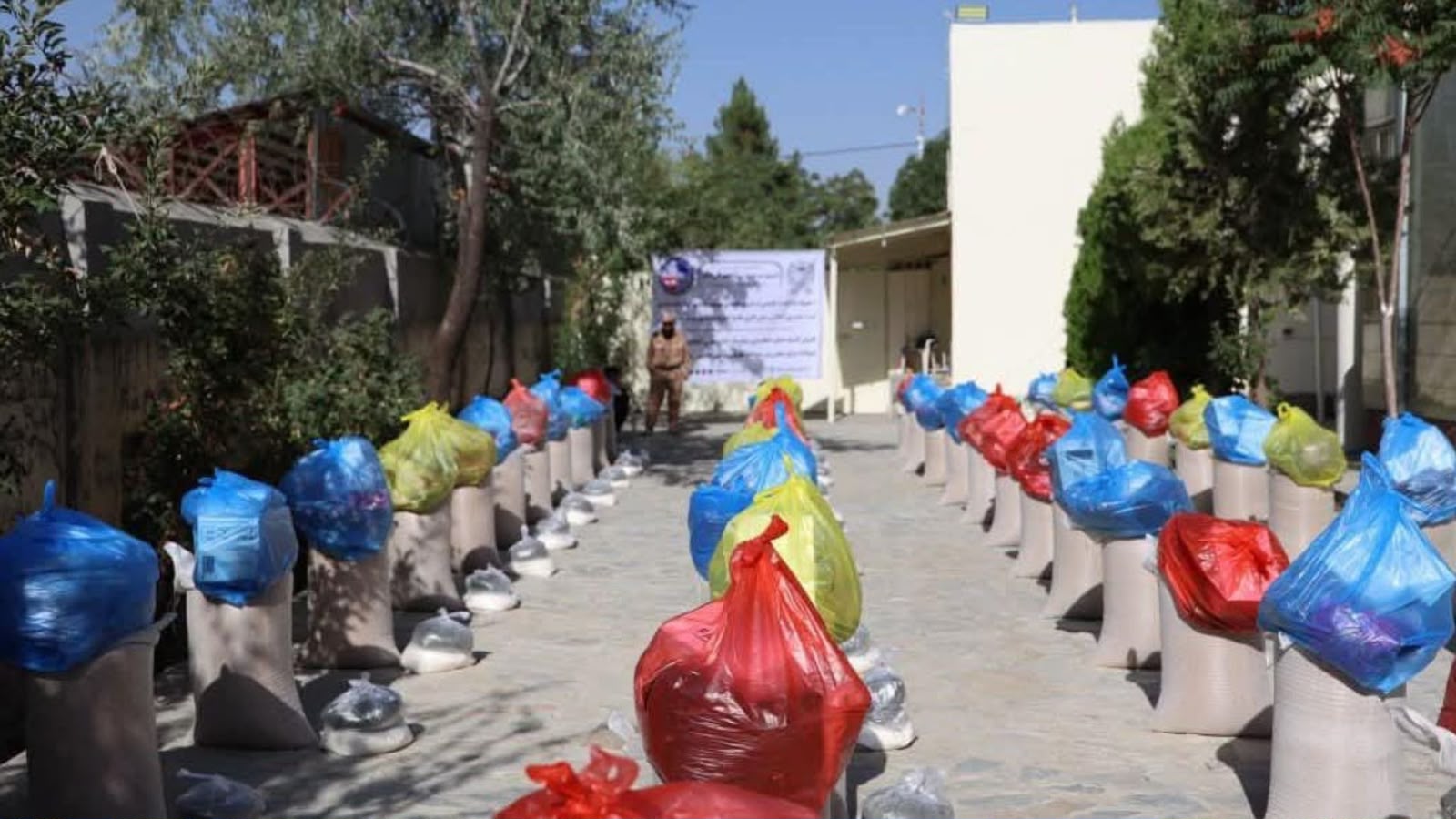 افغانستان : پکتیا کې ۳۰۰ زیانمنو کورنیو ته خوراکي او غیرخوراکي مرستې ووېشل شوې