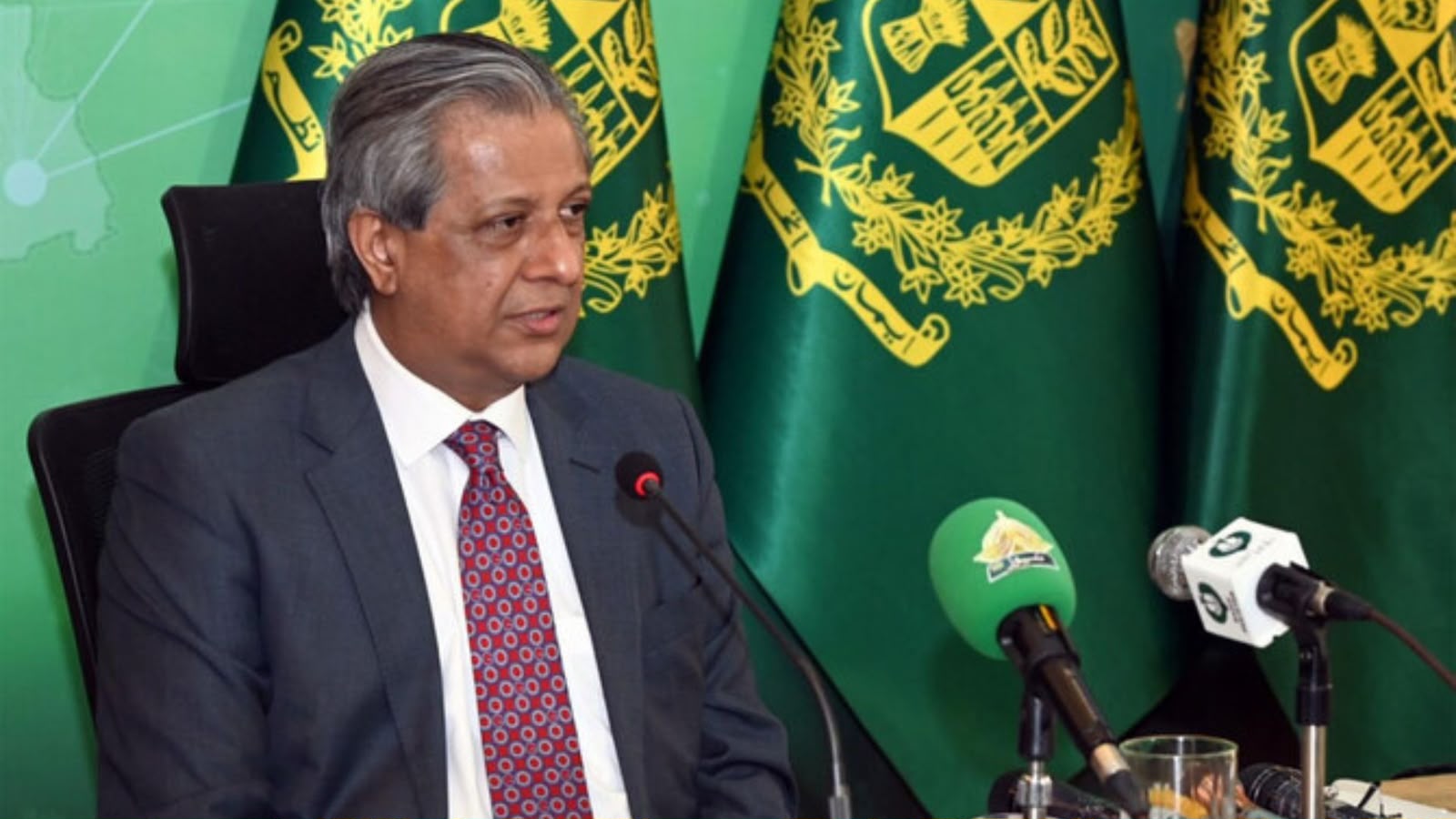 پاکستان : حکومت د عمران خان روغتون ته د لېږد د حکم پر ضد اپیل کوي