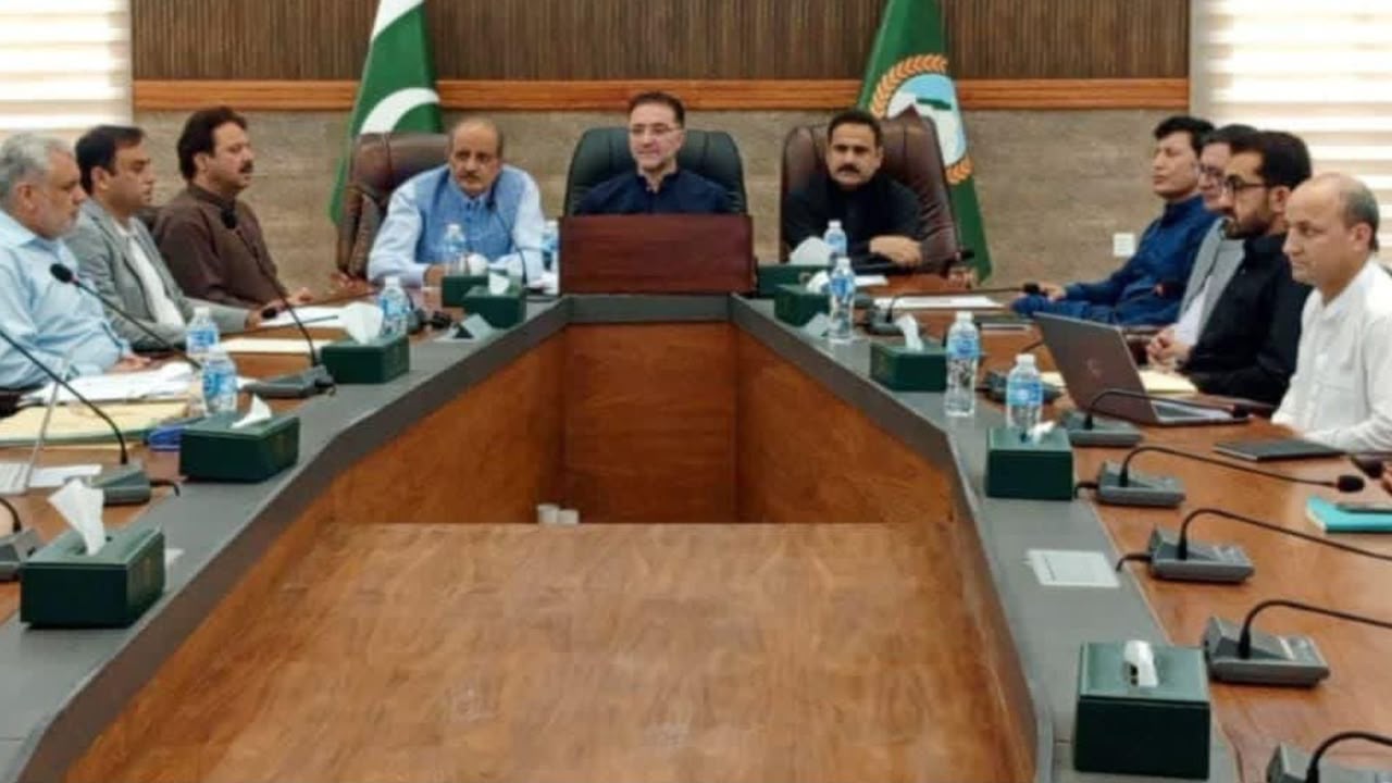 سوات : د روغتیا صوبايي وزیر د سیدو او نورو روغتونونو د چارو ښه کولو لپاره د ګډ پلان جوړولو هدایت کړی