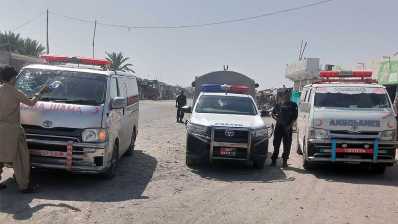 بلوچستان : خاران کې درې کسټم اهلکار وړل شوي؛ مستونګ کې دوه پلونه په چاودنو ویجاړ شوي
