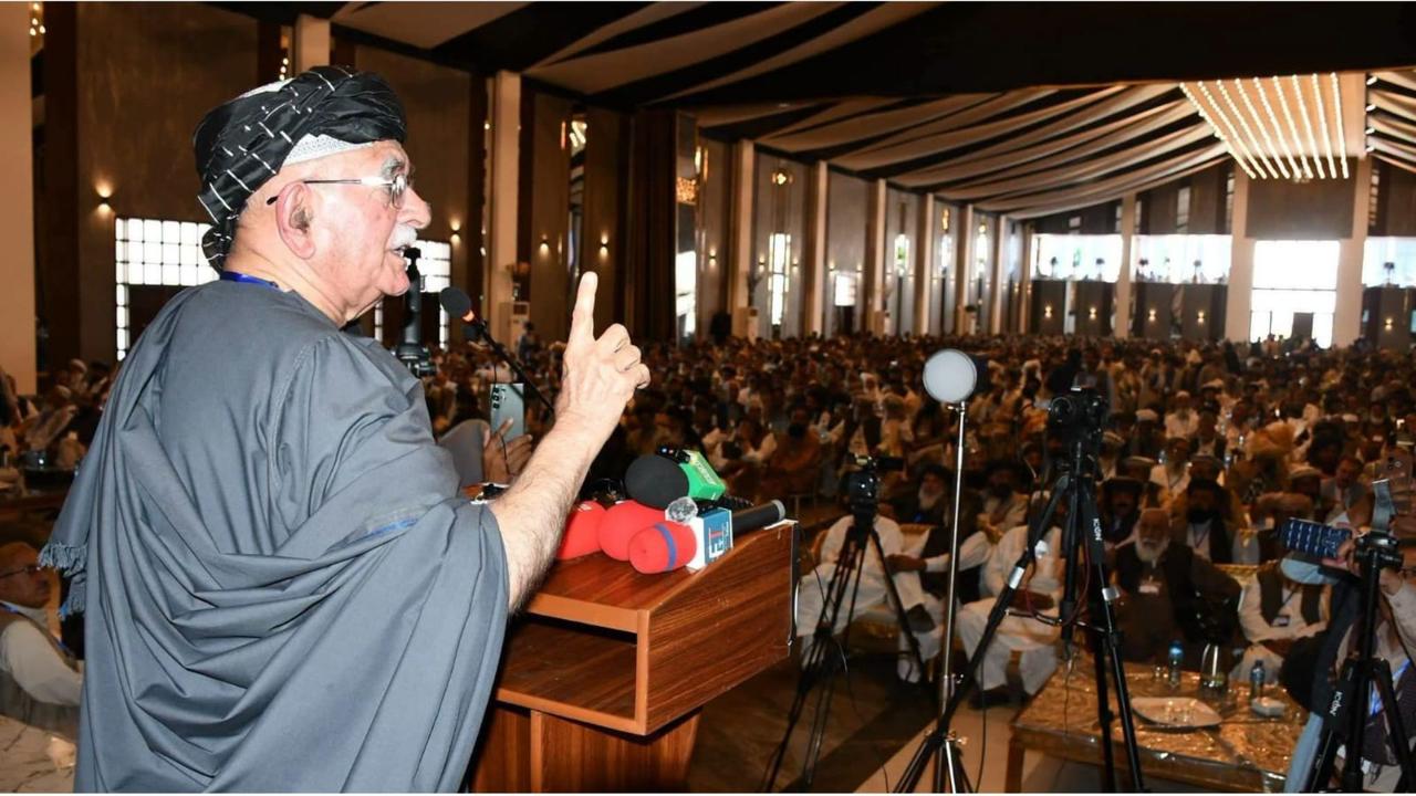 محمود خان اڅکزی : د پښتنو د ګډ دریځ لپاره ستره قامي جرګه رابلل ضروري دي