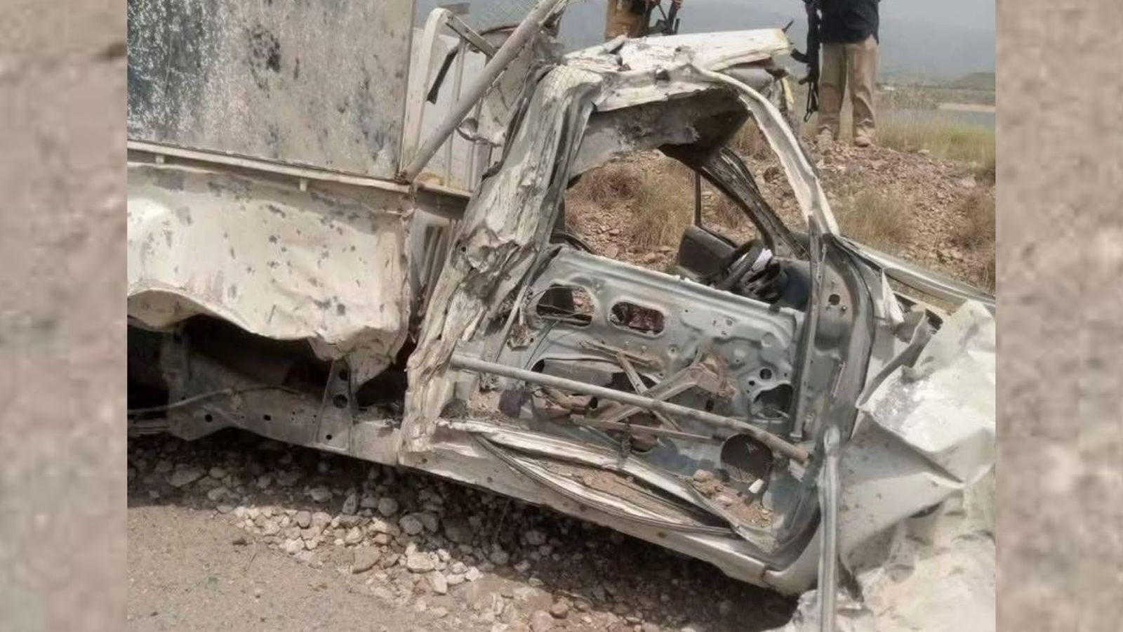 کرک : د پولیسو پر موبایل ګاډي بمي برید؛ یو پولیس وژل شوی، شپږ ژوبل دي