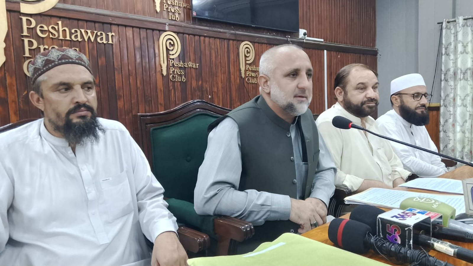 چترال کې دې لانجمنو او تور لېست کمپنیو ته د کانونو لېزونه ورکول ودرول شي : ماین اونرز اېسوسي اېشن