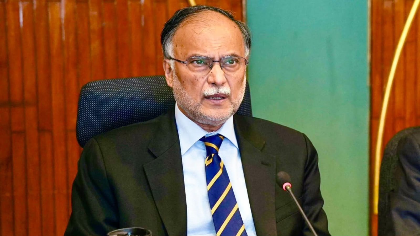 پاکستان : احسن اقبال د ۱۶۰ بااختیاره ضلعي حکومتونو یا ۱۲ تر ۱۵ نویو صوبو دوه لارې وړاندې کړې