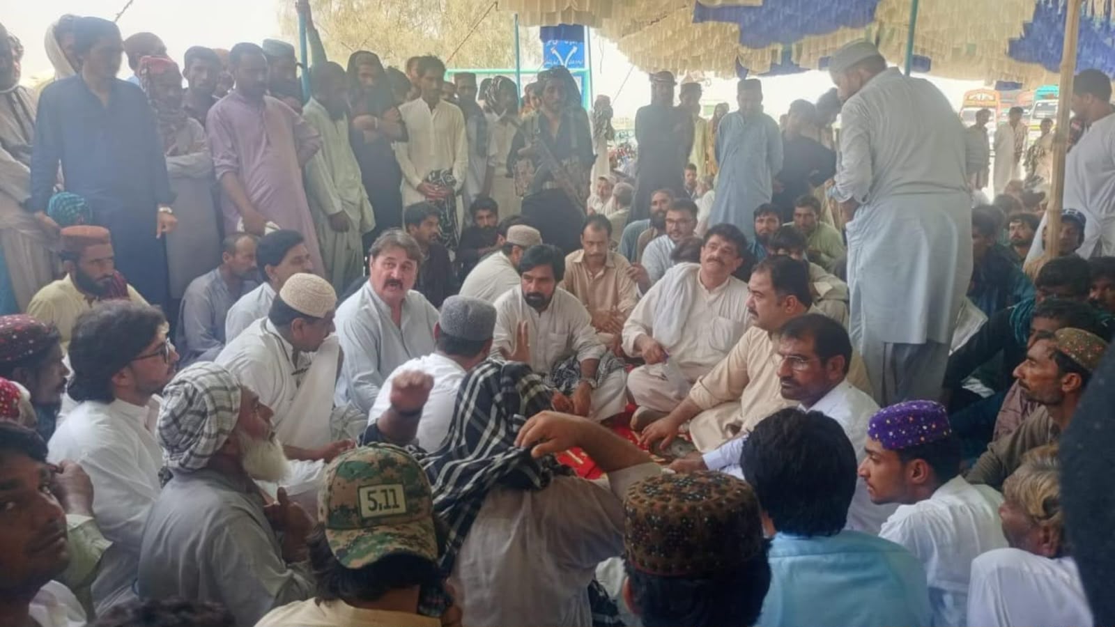 بلوچستان : سبۍ کې د کیمیاوي سرې د کمښت پر ضد د کروندګرو احتجاج؛ اېن-۶۵ لویه لاره له څو ساعتونو بندېدو وروسته پرانیستل شوه