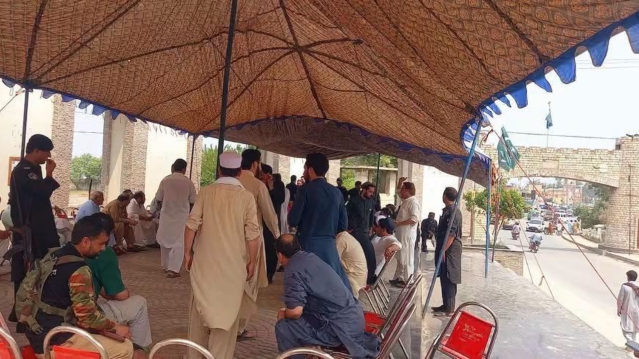 ضم شوې ضلعې : خاصه دارو او لیویز د پولیو د امنیتي دندې بایکاټ کړی